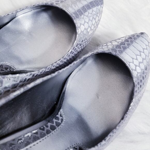 WHBM Silver Snake Print Pumps Holiday Christmas - Picture 3 of 11